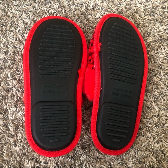 CHIEFS slippers! - Picture 3 of 6